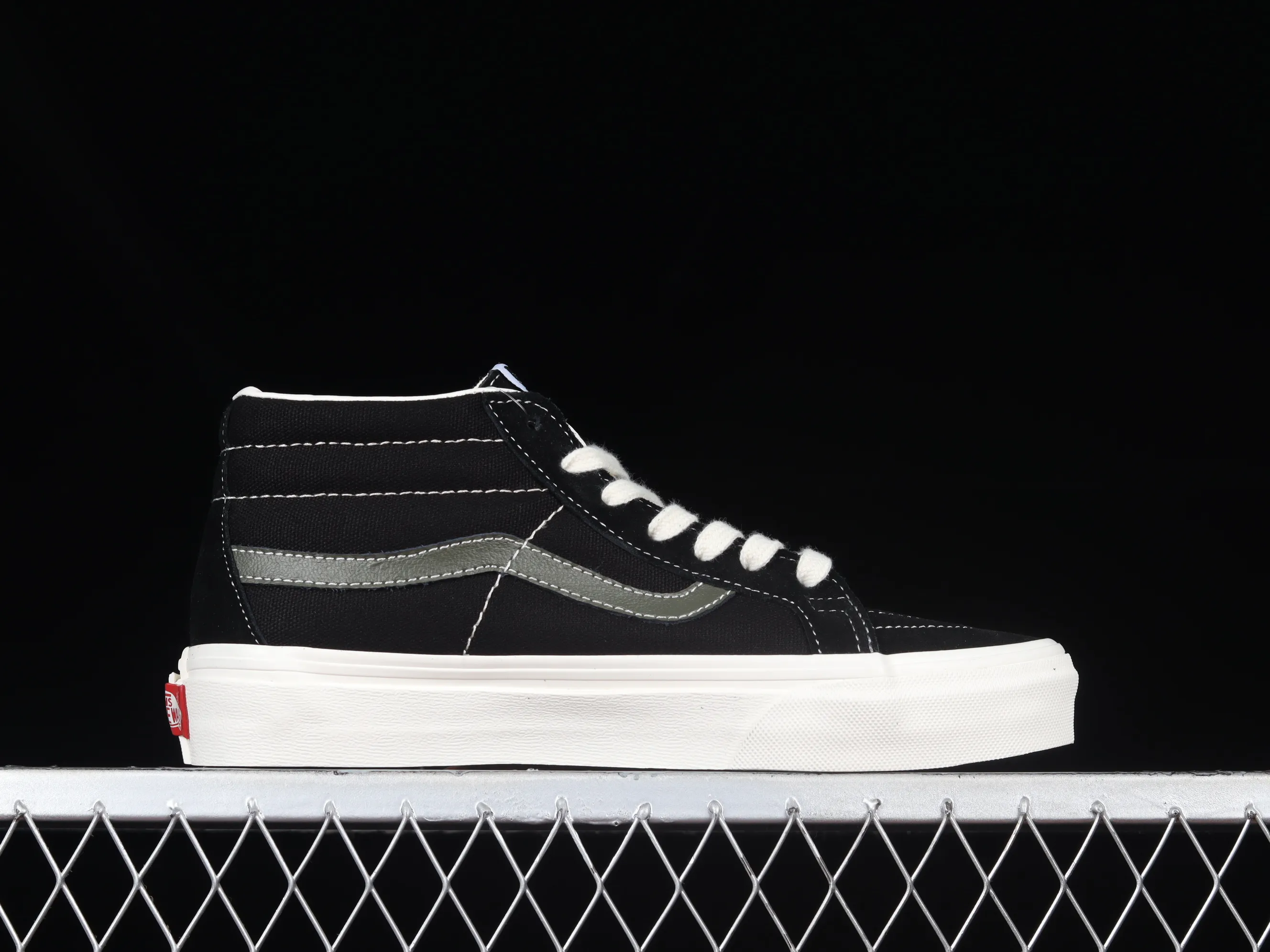 All categories Vans Vans series Vans Mid Vans China Vans SK8-Hi Vans olive green side stripes classic mid-top skateboard shoes VN0A391F0XB